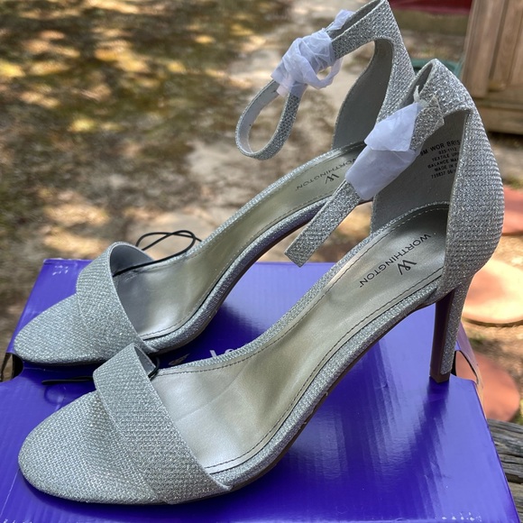 Silver heels Size 9 M NEW - Picture 5 of 5